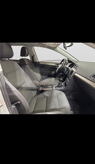 Volkswagen Golf VII 7 of 9