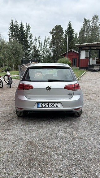 Volkswagen Golf VII 3 of 9