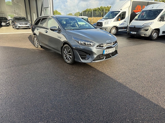 Kia Ceed 2 of 10