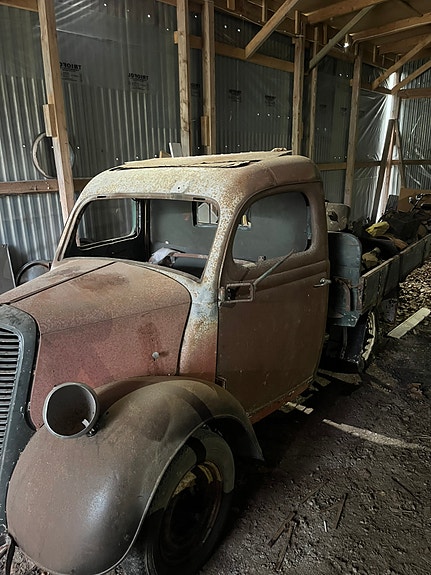 Ford E83W 3 of 5