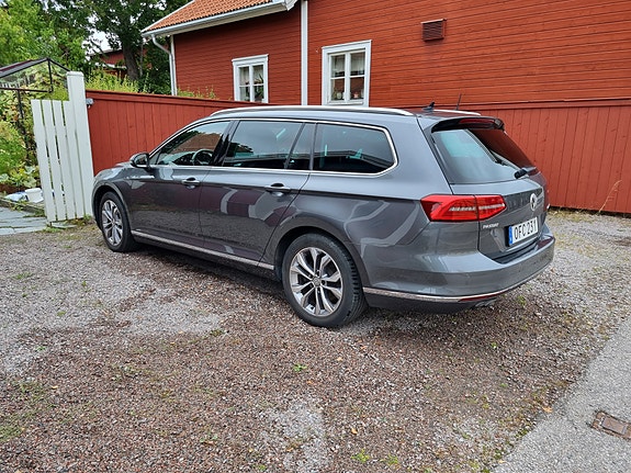 Volkswagen Passat 3 of 10