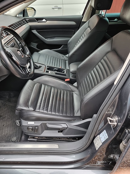 Volkswagen Passat 7 of 10