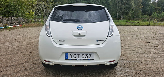Nissan Leaf 5 of 8
