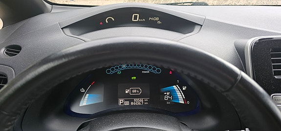 Nissan Leaf 6 of 8