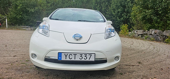 Nissan Leaf 4 of 8