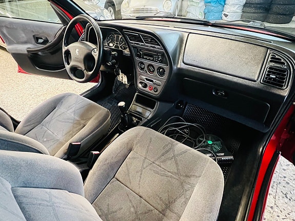 Peugeot 306 9 of 18
