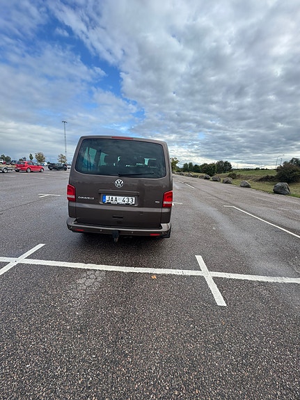 Volkswagen Caravelle 7 of 15