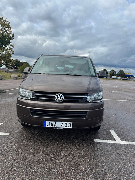 Volkswagen Caravelle 3 of 15