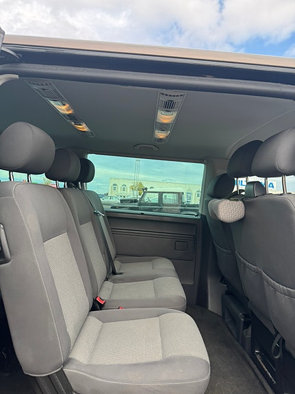 Volkswagen Caravelle 10 of 15