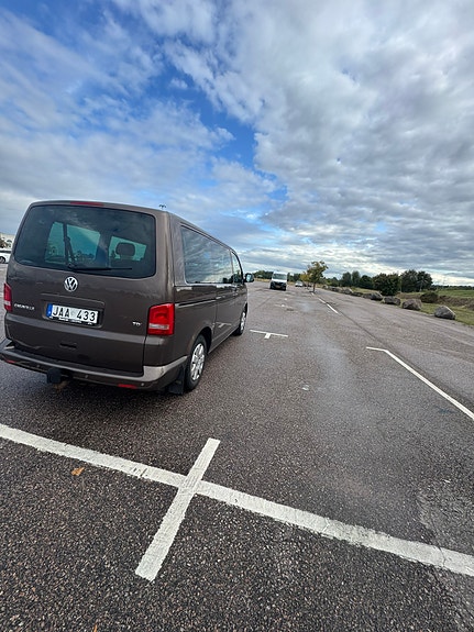 Volkswagen Caravelle 6 of 15