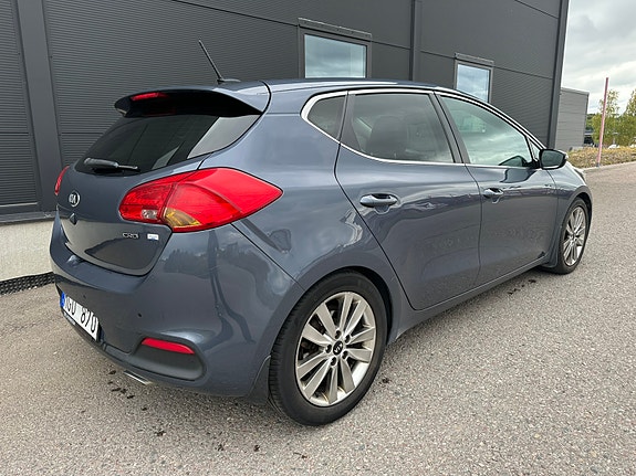 Kia Ceed 3 of 10