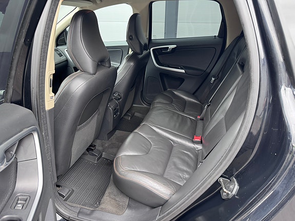 Volvo XC60 7 of 9