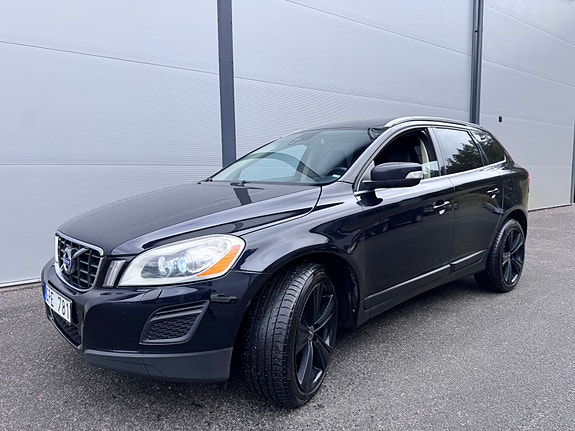 Volvo XC60 5 of 9