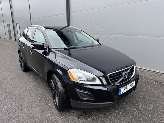 Volvo XC60 3 of 9
