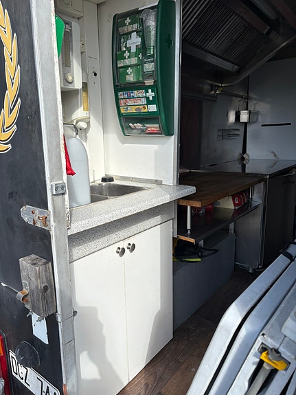 Mercedes-Benz MB 100 18 of 23