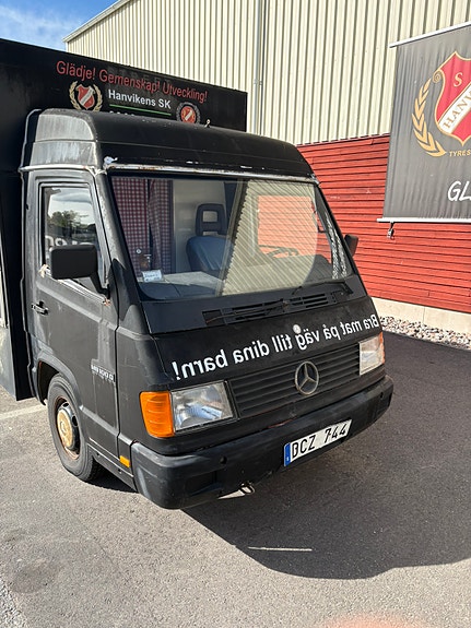 Mercedes-Benz MB 100 12 of 23