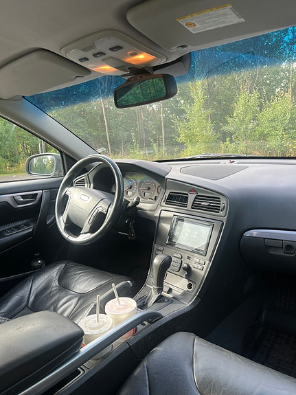 Volvo XC70 8 of 10