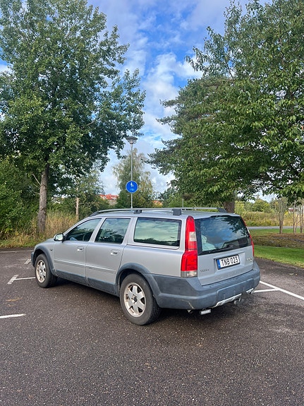 Volvo XC70 3 of 10