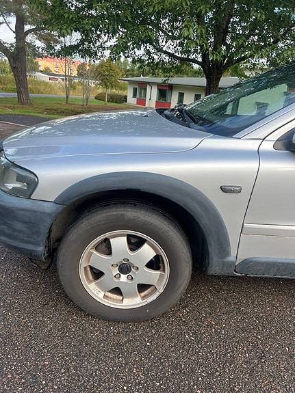 Volvo XC70 4 of 10