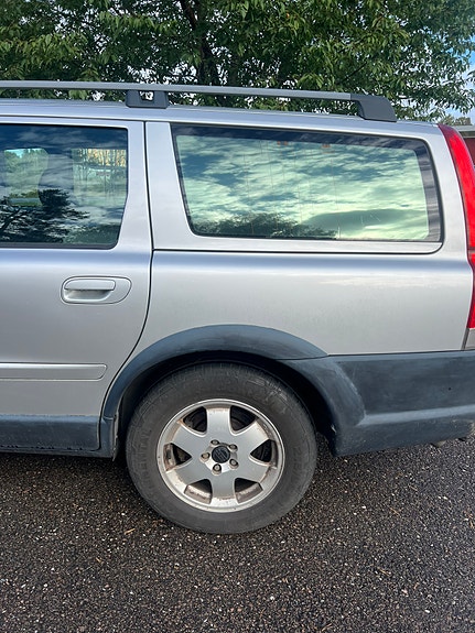 Volvo XC70 7 of 10