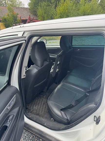 Volvo XC70 8 of 16