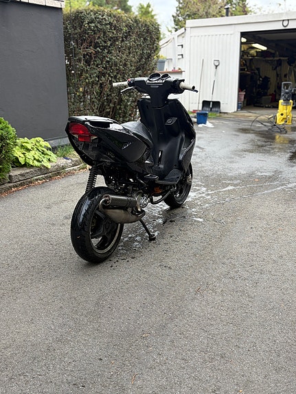 Yamaha Aerox 4 of 7