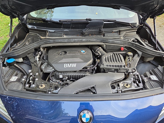 BMW 218i 8 of 13
