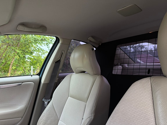 Volvo S60 7 of 9