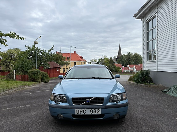 Volvo S60 2 of 9