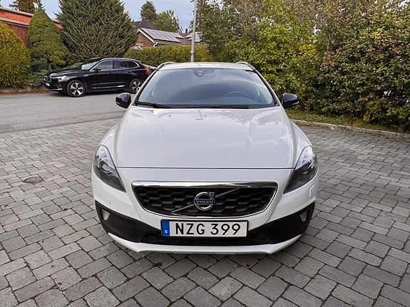 Volvo V40 Cross Country 4 of 8