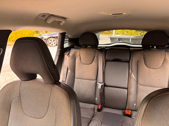 Volvo V40 Cross Country 5 of 8