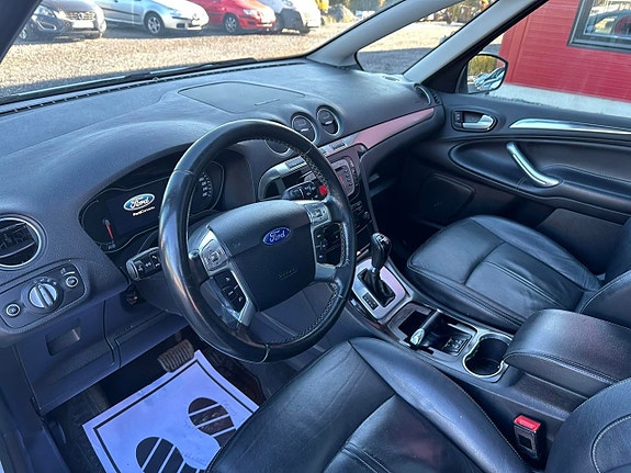 Ford S-MAX 5 of 6