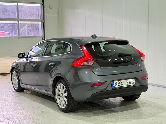 Volvo V40 3 of 13