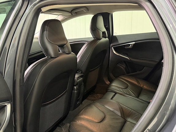 Volvo V40 8 of 13