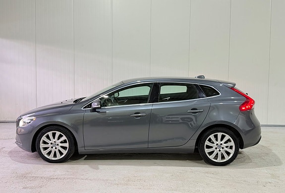 Volvo V40 2 of 13