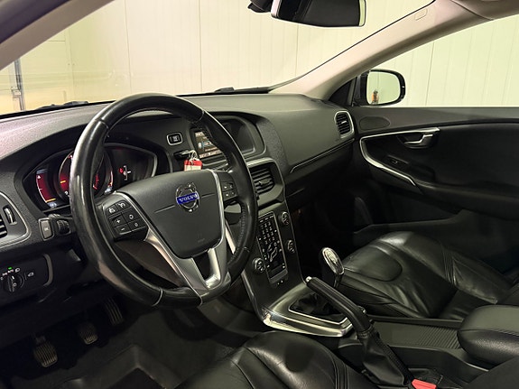 Volvo V40 7 of 13