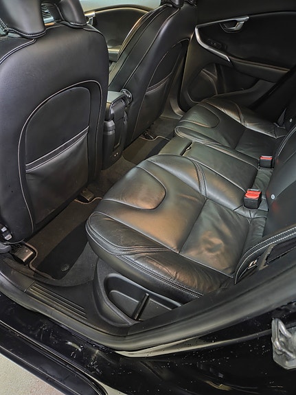 Volvo V40 8 of 9