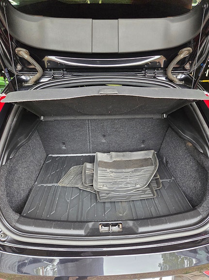 Volvo V40 7 of 9