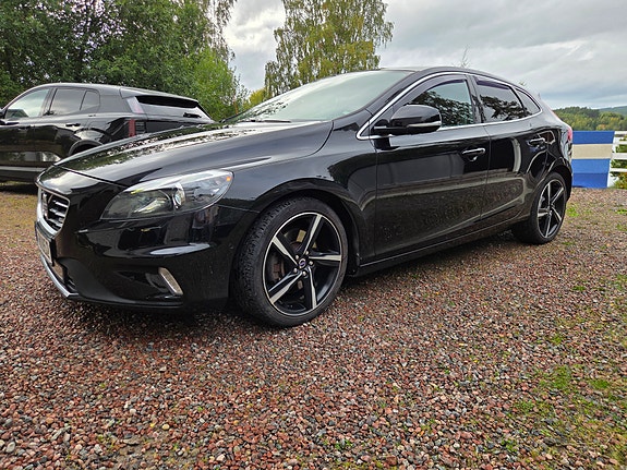 Volvo V40 4 of 9