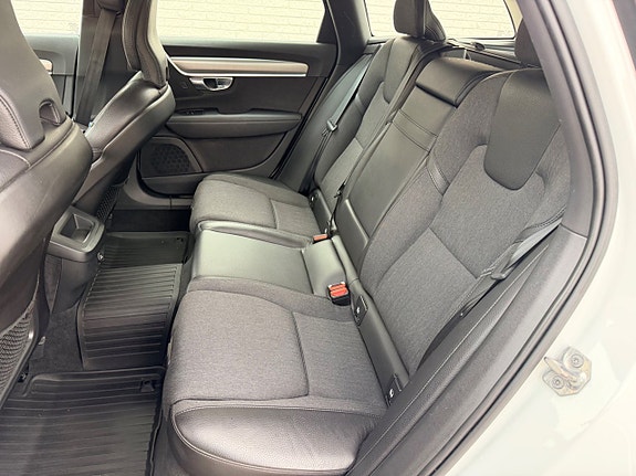 Volvo V90 14 of 30