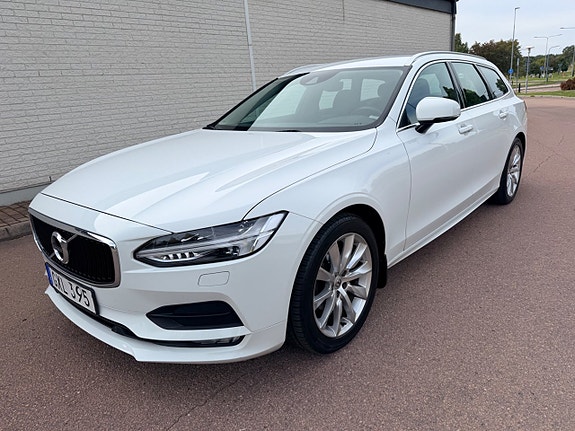 Volvo V90 2 of 30