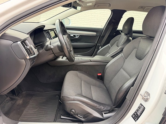 Volvo V90 12 of 30
