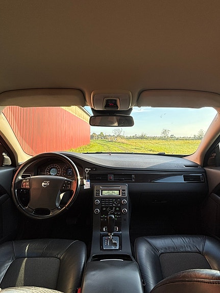 Volvo V70 5 of 5