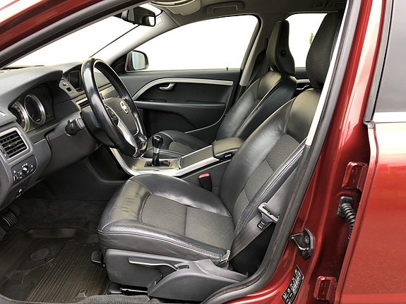 Volvo V70 5 of 16