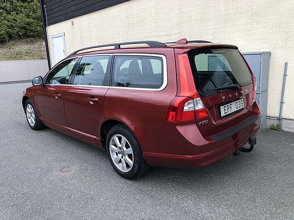 Volvo V70 2 of 16