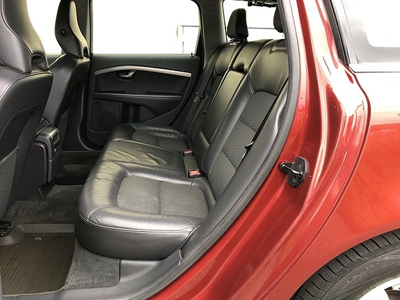 Volvo V70 6 of 16