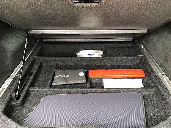 Volvo V70 12 of 16