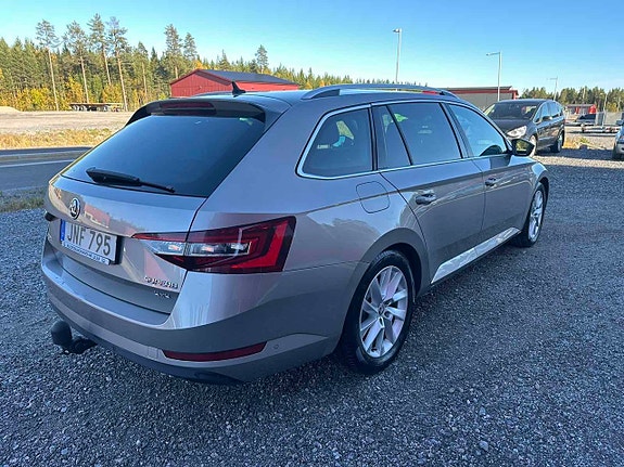 Skoda Superb 3 of 6