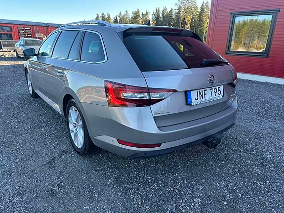 Skoda Superb 4 of 6