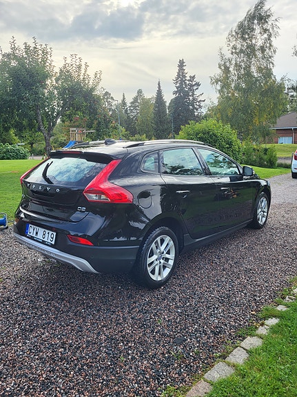 Volvo V40 Cross Country 3 of 10